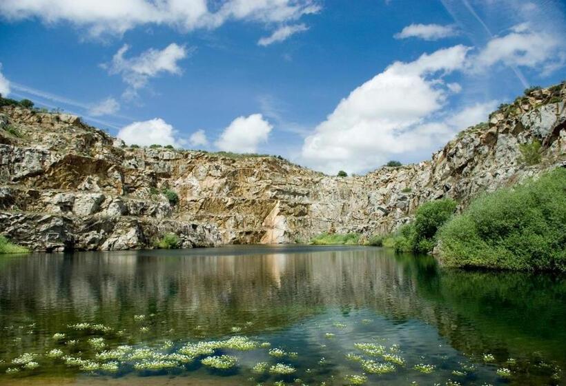 فندق Hospedería Conventual De Alcántara