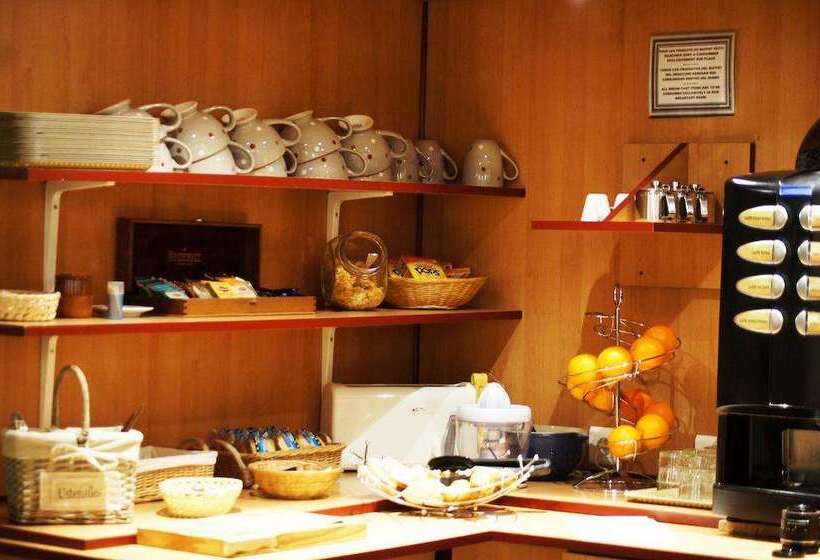 Отель Hôtel Bosquet Pau Centre