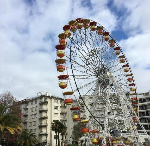 בית מלון כפרי Hôtel Bosquet Pau Centre