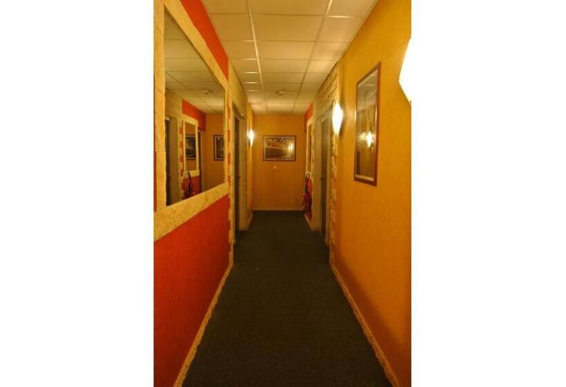 Отель Hôtel Bosquet Pau Centre