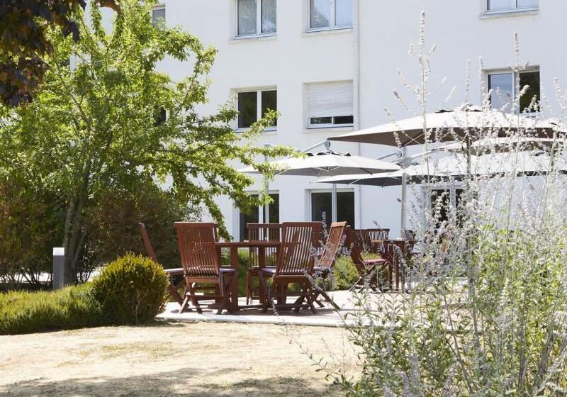 בית מלון כפרי Kyriad Tours   Joué Lès Tours