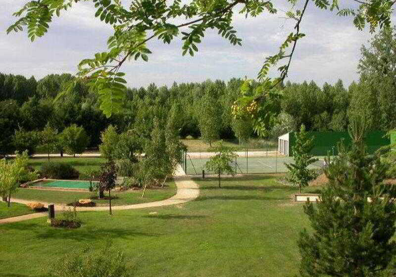 בית מלון כפרי Kyriad Tours   Joué Lès Tours