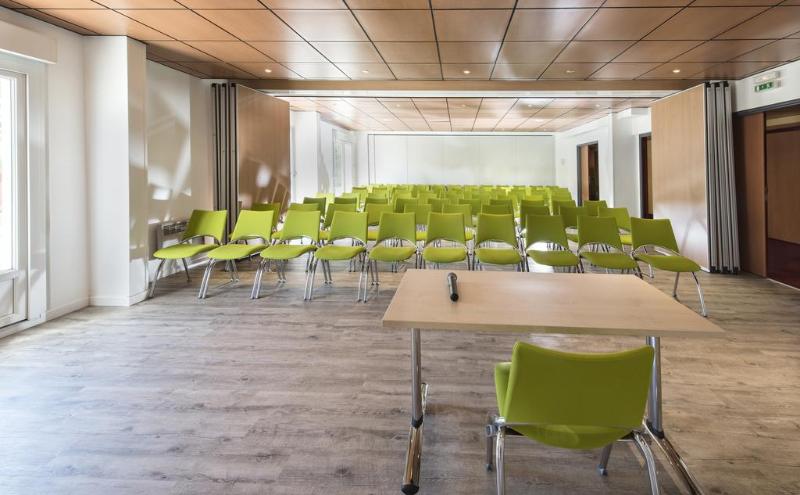 בית מלון כפרי Kyriad Tours   Joué Lès Tours