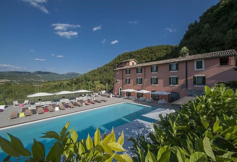 בית מלון כפרי La Reggia Sporting Center