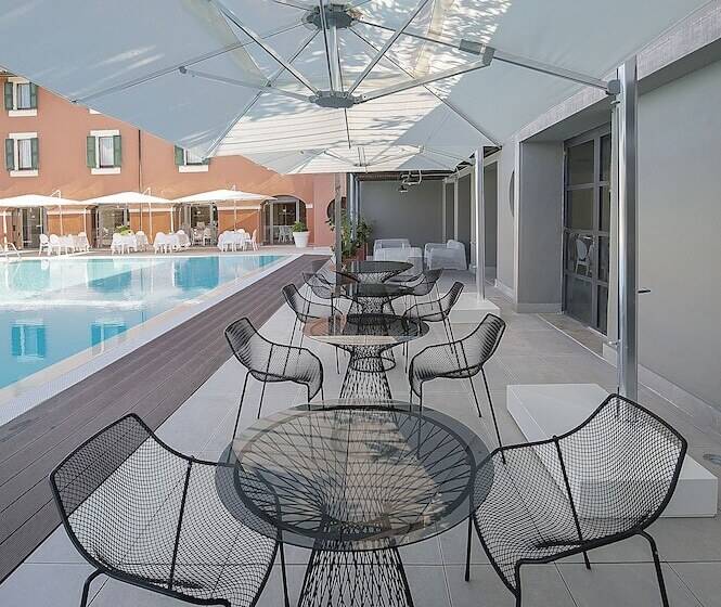 בית מלון כפרי La Reggia Sporting Center