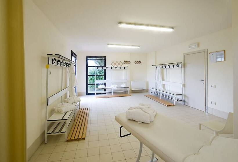 בית מלון כפרי La Reggia Sporting Center