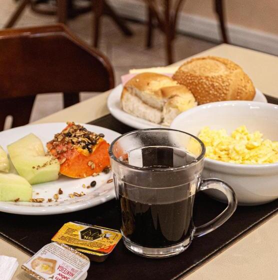 Отель Master Express Alberto Bins 200 Metros Do Hospital Santa Casa