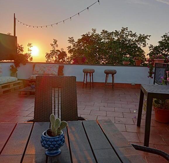 בית מלון כפרי Milomax