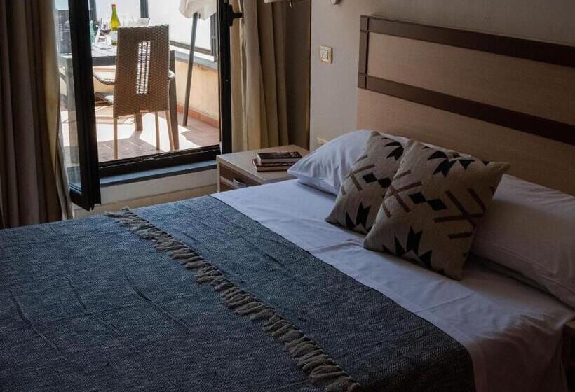 בית מלון כפרי Milomax