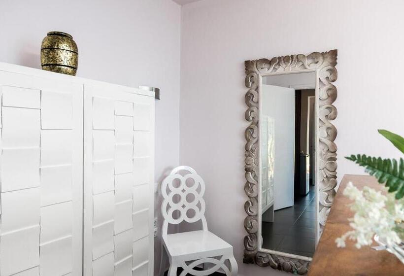 فندق Pantokrator