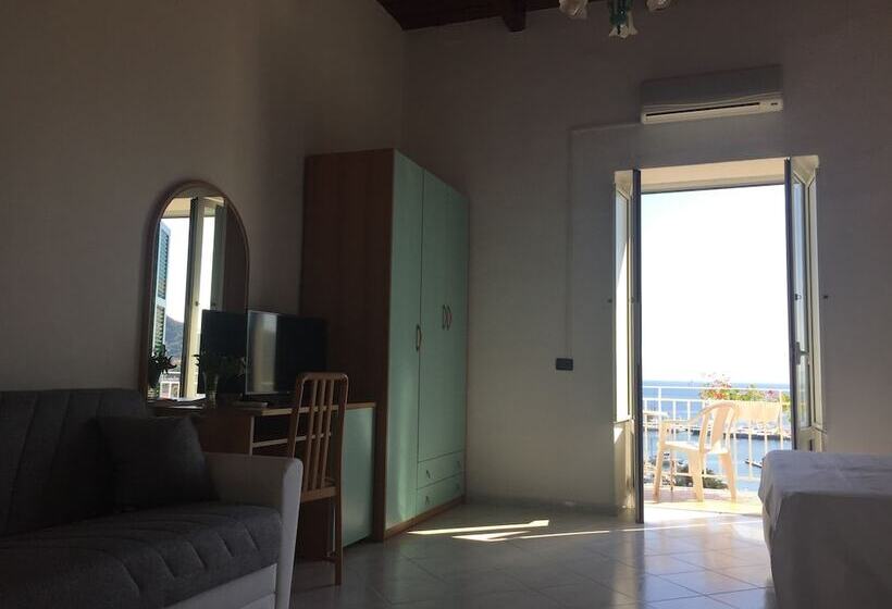 בית מלון כפרי Pithaecusa