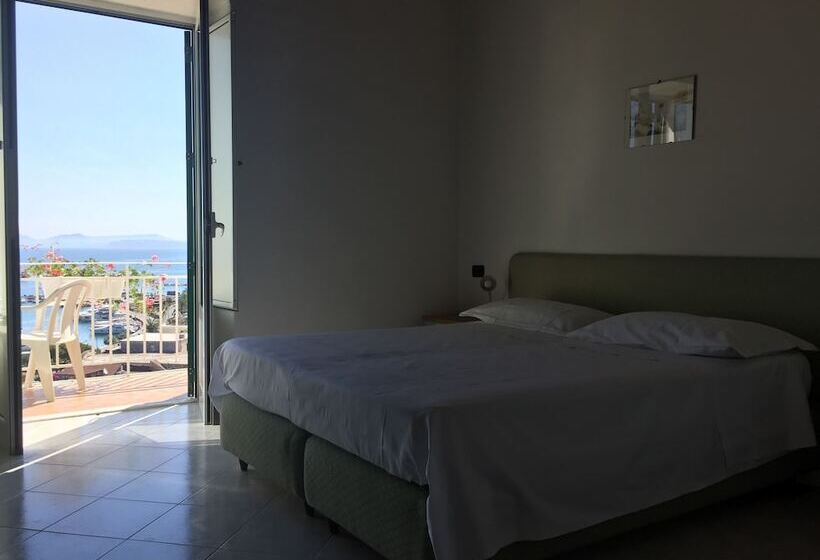 בית מלון כפרי Pithaecusa