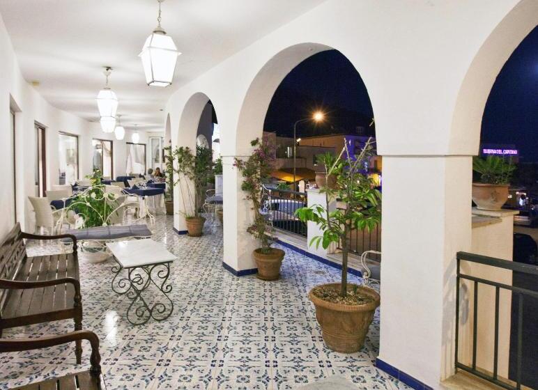 בית מלון כפרי Punta Campanella Resort & Spa