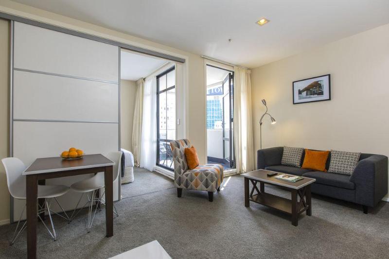 فندق Quest On Queen Serviced Apartments