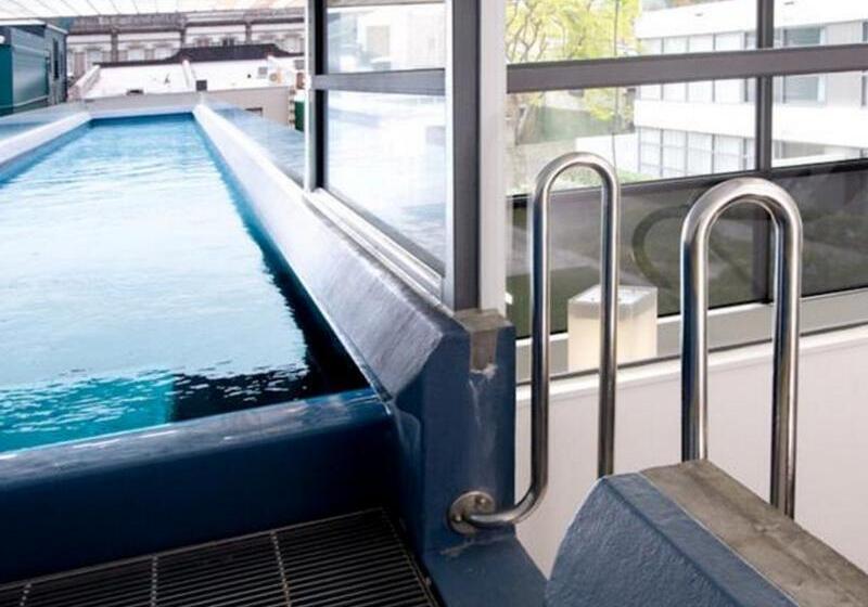 בית מלון כפרי Quest Parnell Serviced Apartments