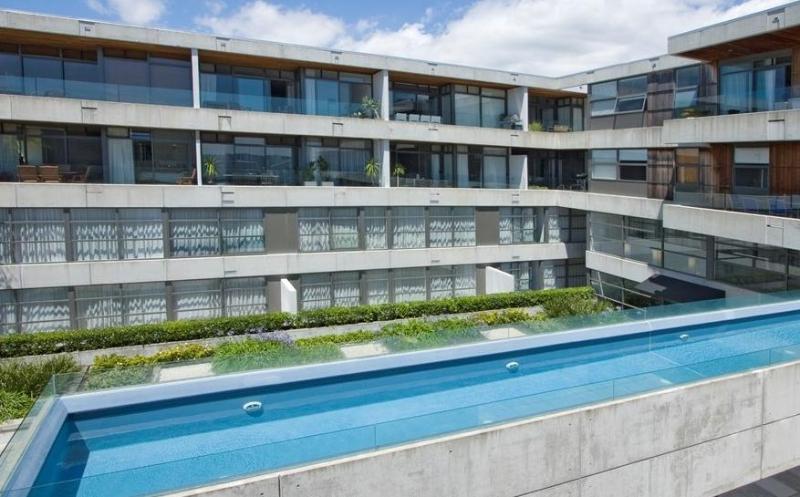 בית מלון כפרי Quest Parnell Serviced Apartments