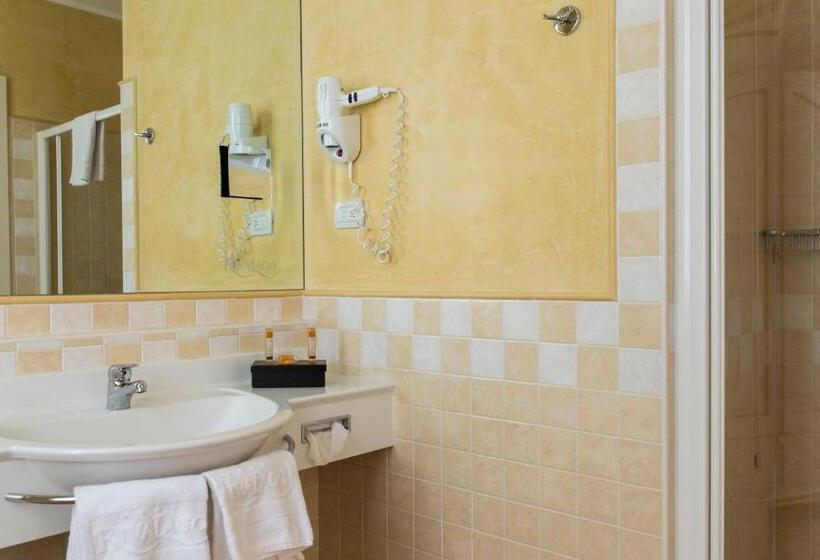 בית מלון כפרי Rivalago