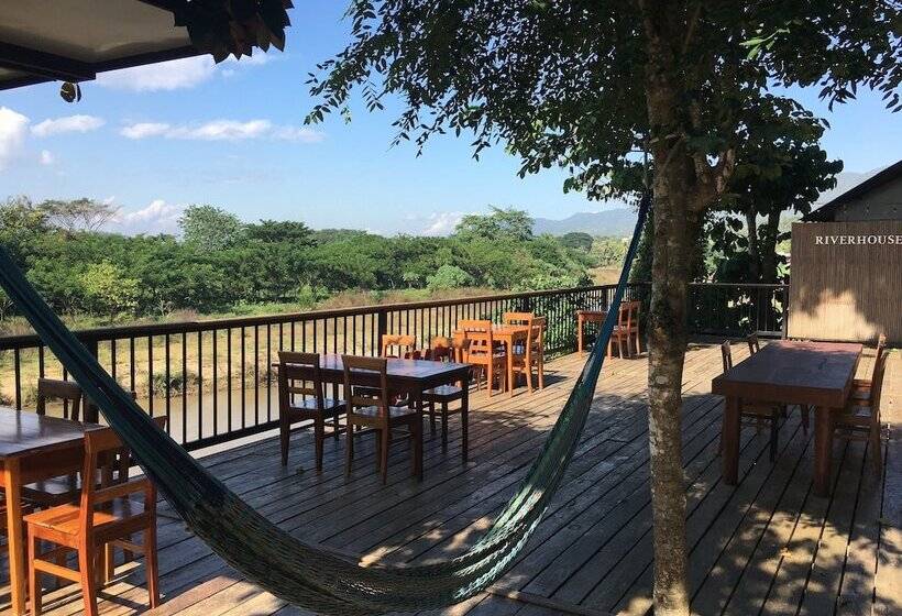 فندق Riverhouse The Teak House