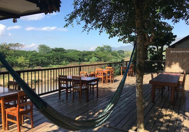 فندق Riverhouse The Teak House