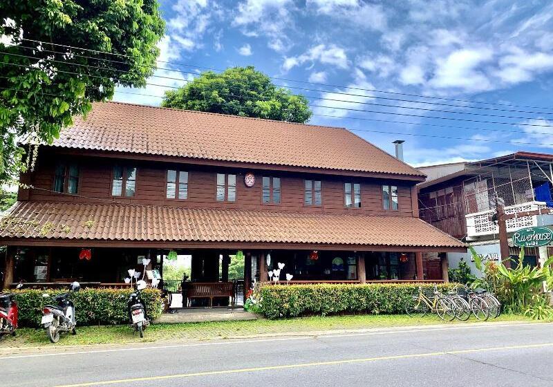 فندق Riverhouse The Teak House