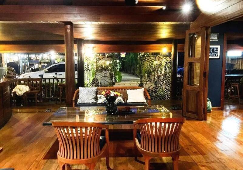 فندق Riverhouse The Teak House