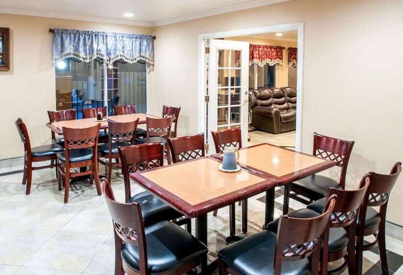 בית מלון כפרי Rodeway Inn San Diego Near Sdsu