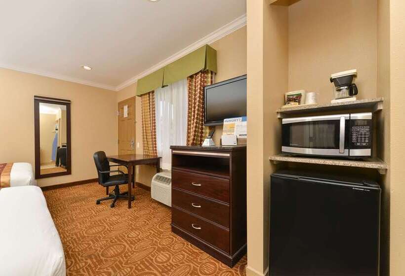 בית מלון כפרי Rodeway Inn San Diego Near Sdsu