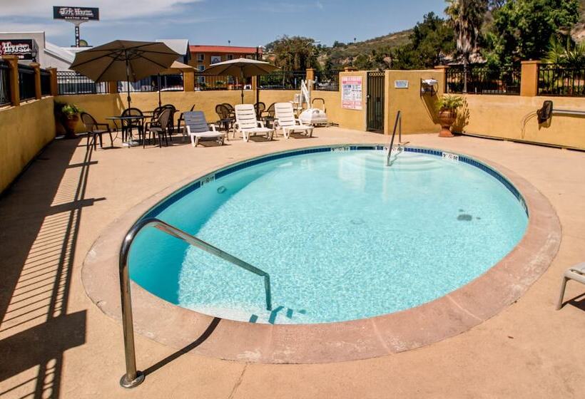 בית מלון כפרי Rodeway Inn San Diego Near Sdsu