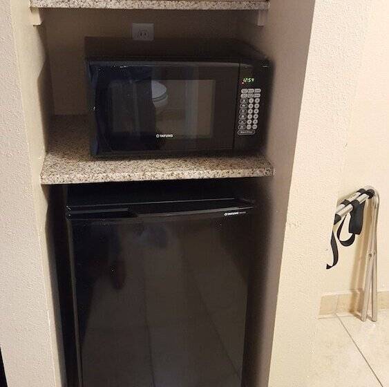 בית מלון כפרי Rodeway Inn San Diego Near Sdsu