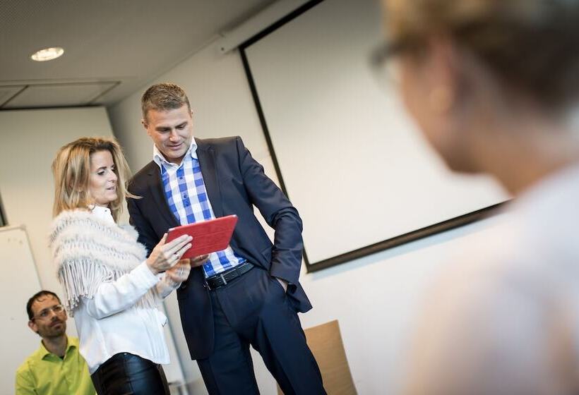 هتل Plaza Inn Wien Gasometer