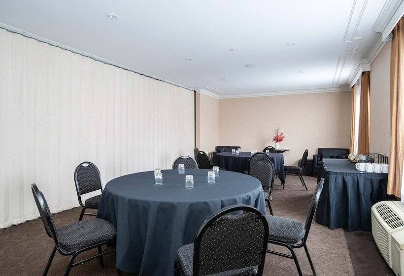 Sandman Hotel & Suites Calgary West