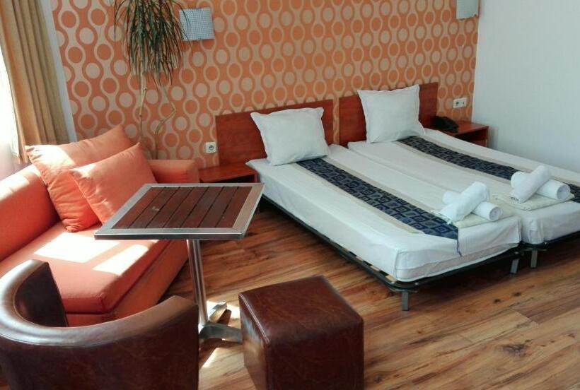 בית מלון כפרי Scotty S Boutique