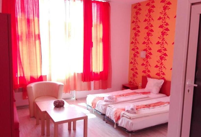 בית מלון כפרי Scotty S Boutique