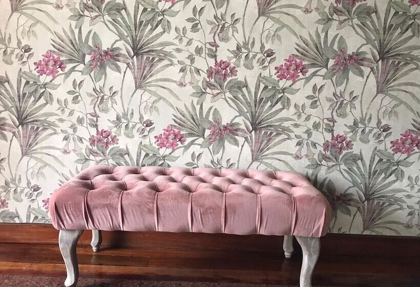 בית מלון כפרי Sj