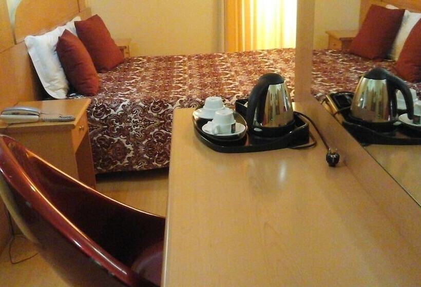 فندق Solneve