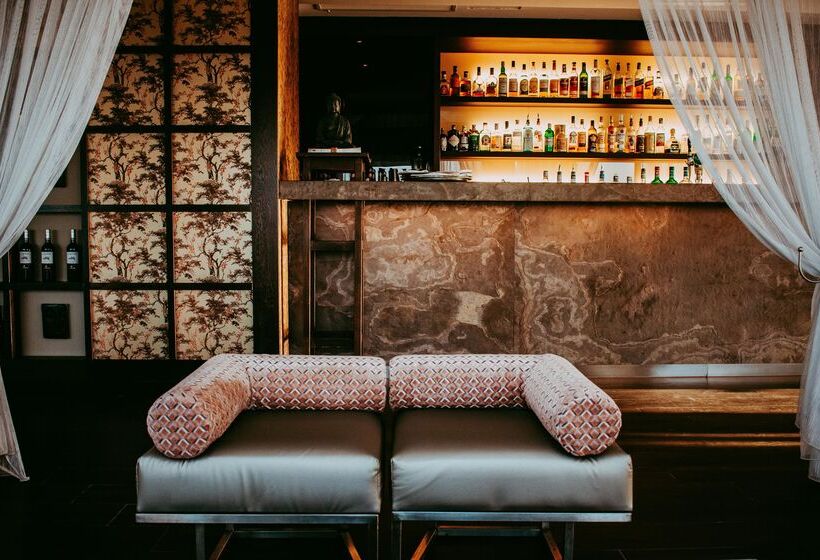 هتل Ax The Palace