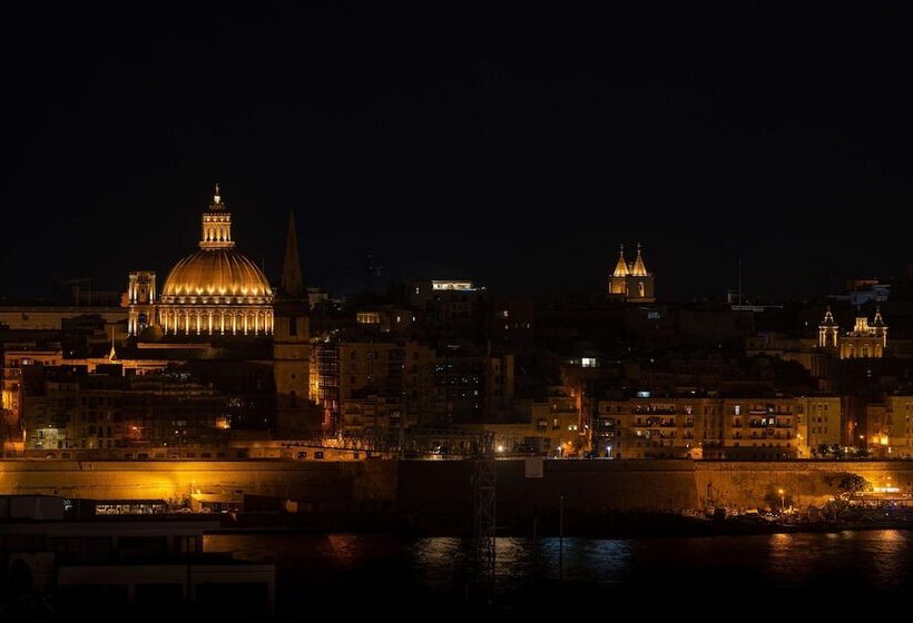 هتل Ax The Palace