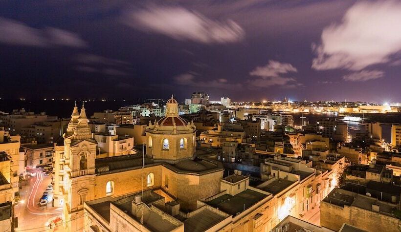 هتل Ax The Palace