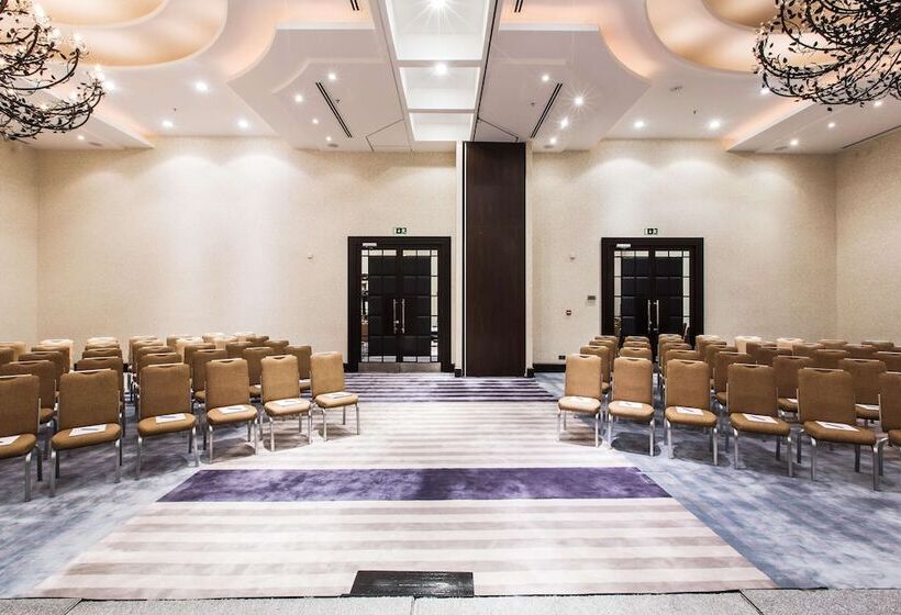 هتل Ax The Palace