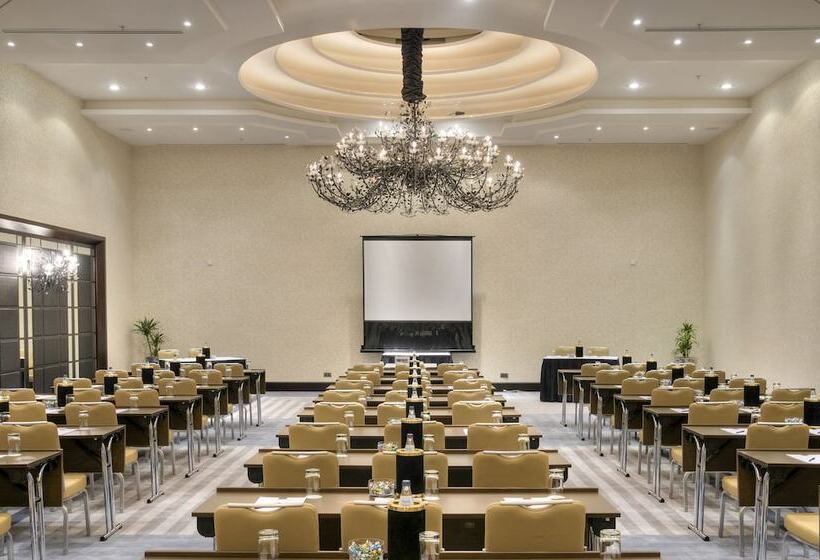 هتل Ax The Palace