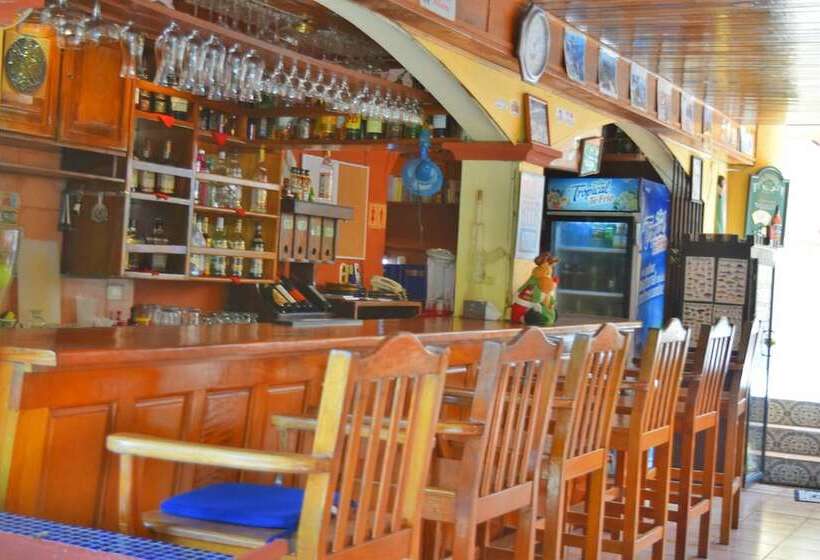 ホテル Tres Banderas