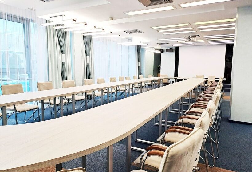 ホテル Victoria  & Business Centre Minsk