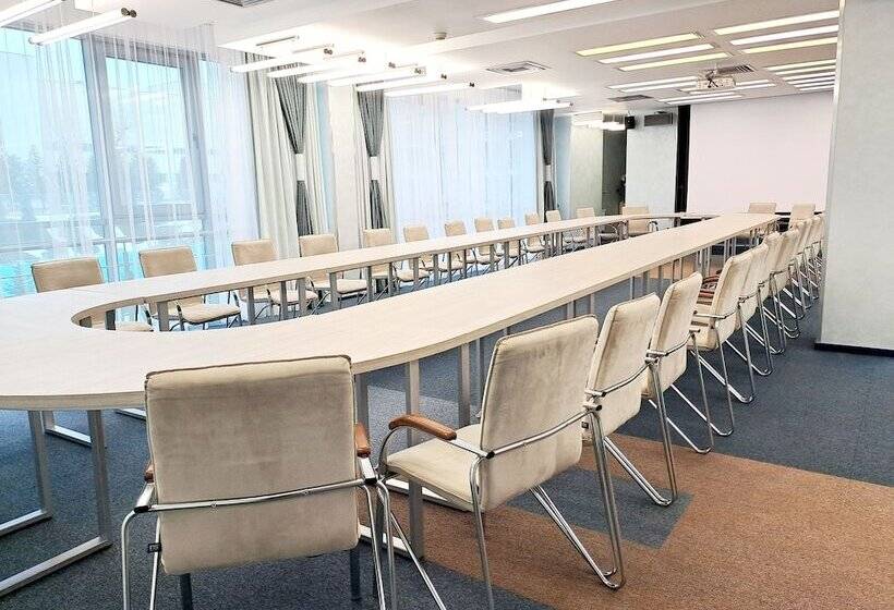 ホテル Victoria  & Business Centre Minsk