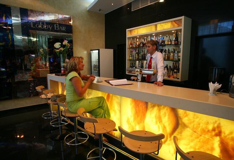 ホテル Victoria  & Business Centre Minsk