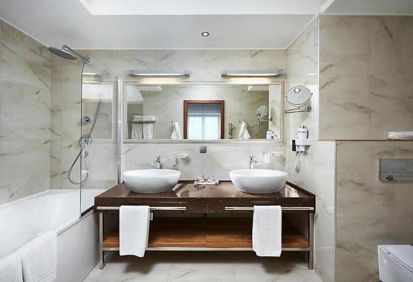 ホテル Victoria  & Business Centre Minsk