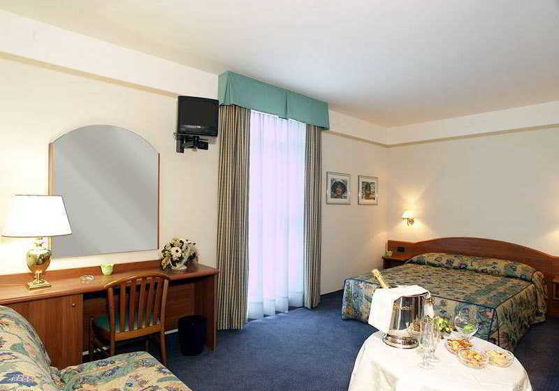 ホテル Villa Fontana