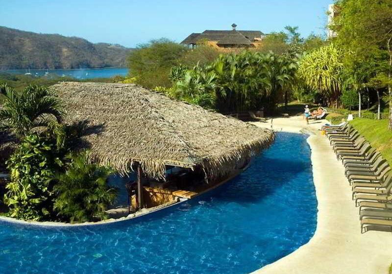 هتل Villas Sol Beach Resort