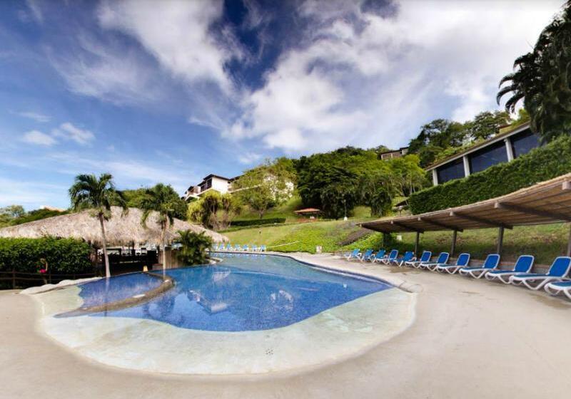 هتل Villas Sol Beach Resort