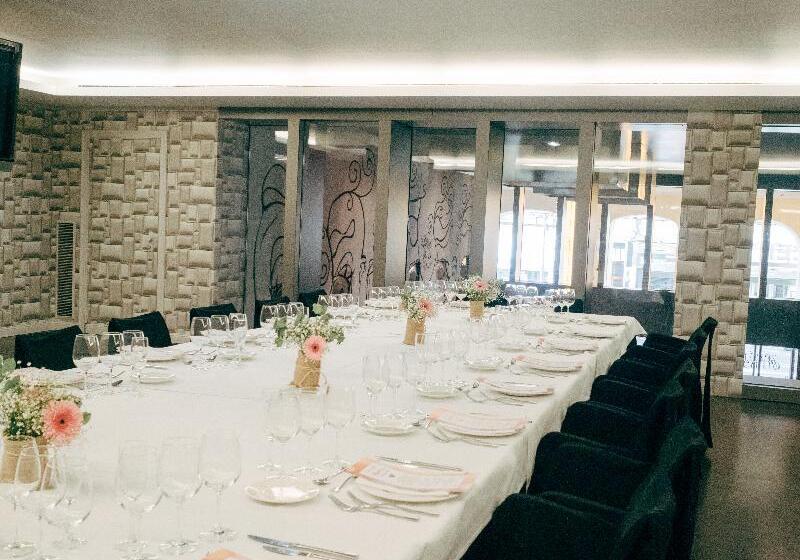 Отель Vincci Zaragoza Zentro