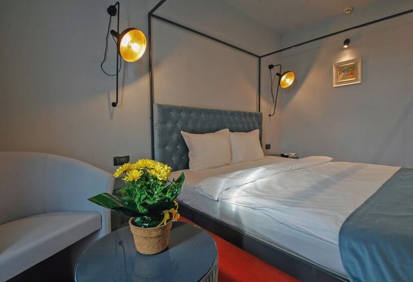 Vitosha Park Hotel   Free Indoor Pool & Parking